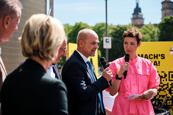 Mittelstand Image-Kampagne Mittelstand wird Megastand Mittel ist Mega