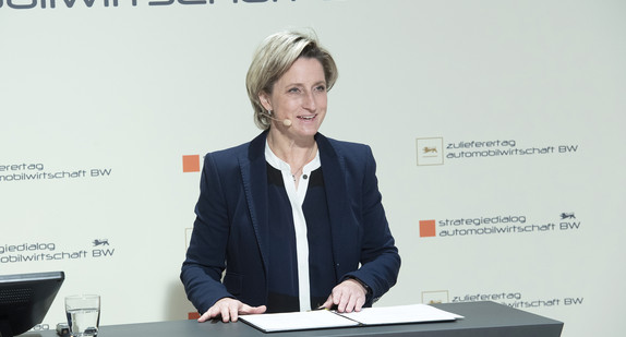 Wirtschaftsministerin Dr. Hoffmeister-Kraut bei der Eröffnung des Zulieferertags Automobilwirtschaft am 4.11.2020