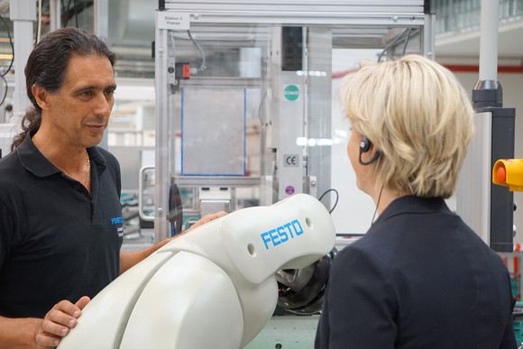 Besuch der Festo Technologiefabrik Ostfildern-Scharnhausen im Rahmen der Kreisbereisung im Landkreis Esslingen