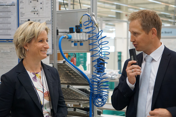 Besuch der Festo Technologiefabrik Ostfildern-Scharnhausen im Rahmen der Kreisbereisung im Landkreis Esslingen