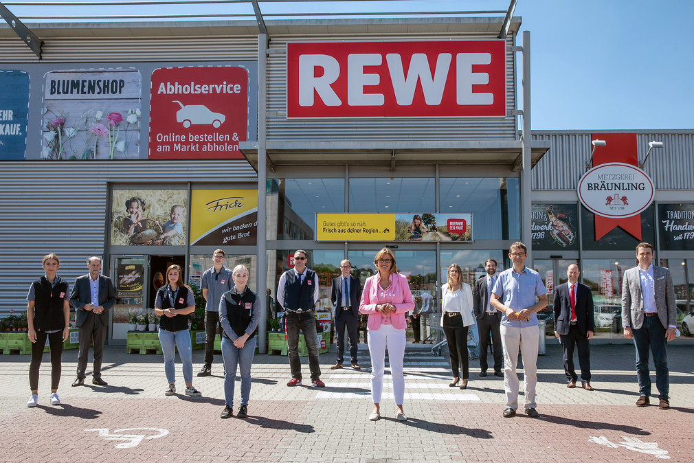 Besuch REWE Markt GmbH - Zweigniederlassung Südwest in Sinsheim im Rahmen der Ausbildungsreise