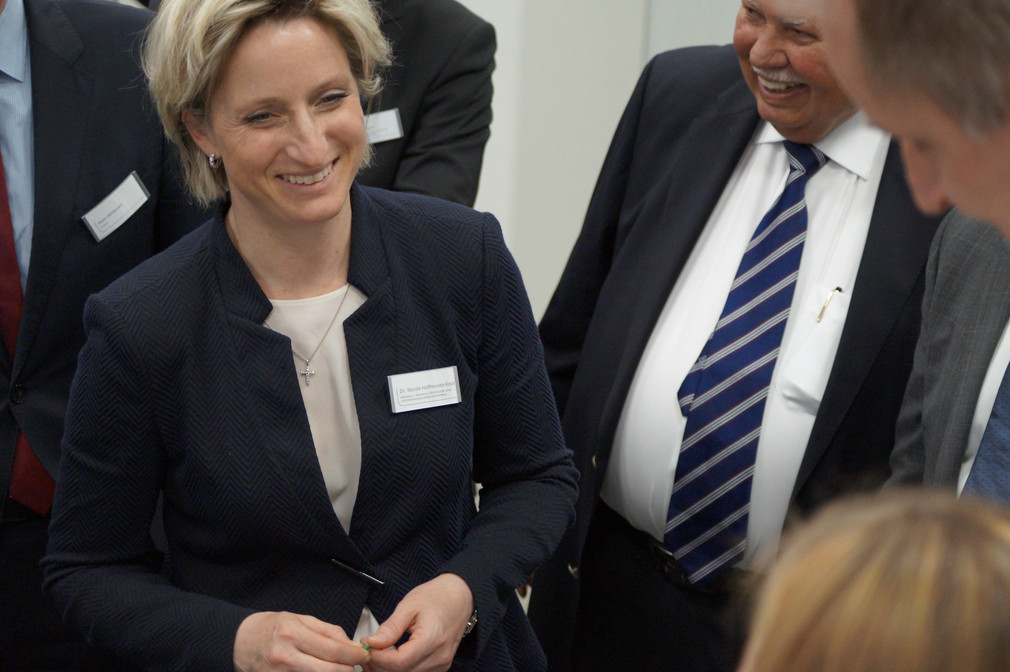 Wirtschaftsministerin Dr. Nicole Hoffmeister-Kraut hat ihre regelmäßigen Kreisbereisungen im Land am Donnerstag, 27. April 2017 mit einem Besuch im Schwarzwald-Baar-Kreis fortgesetzt. 
