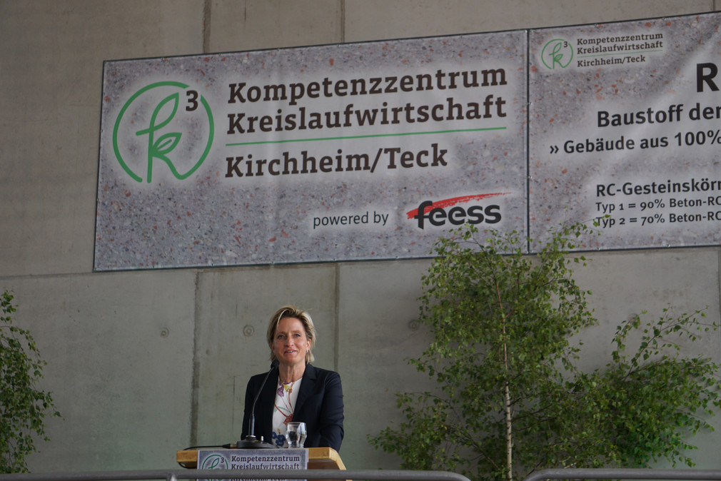 Besuch der Firma Heinrich Feess GmbH & Co. KG in Kirchheim Teck im Rahmen der Kreisbereisung im Landkreis Esslingen
