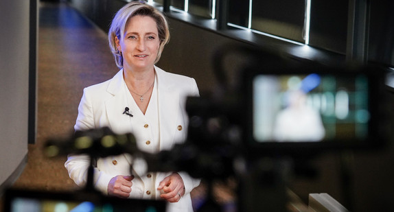 Portraitbilder Ministerin Dr. Nicole Hoffmeister-Kraut