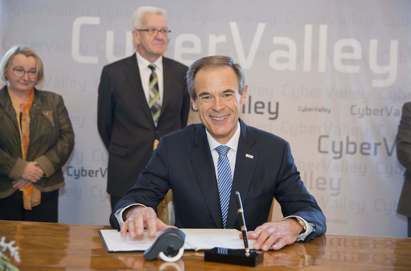 Forschung Europäische Forschungskooperation „Cyber Valley“ startet Dr. Volkmar Denner, Vorsitzender der Geschäftsführung Robert Bosch GmbH