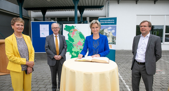 Termin bei der Gemeinde Steinenbronn zum Grundstücksfonds im Rahmen der Sommerreise "Wohnraumoffensive - Neue Wege zur Bewältigung des Wohnraummangels" 