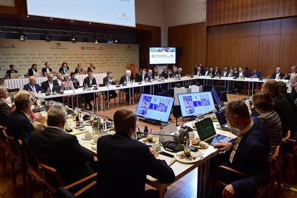Transformation Siebte Jahresveranstaltung des Strategiedialogs Automobilwirtschaft Blick ins Plenum bei der siebten Jahresveranstaltung des Strategiedialogs Automobilwirtschaft Baden-Württemberg