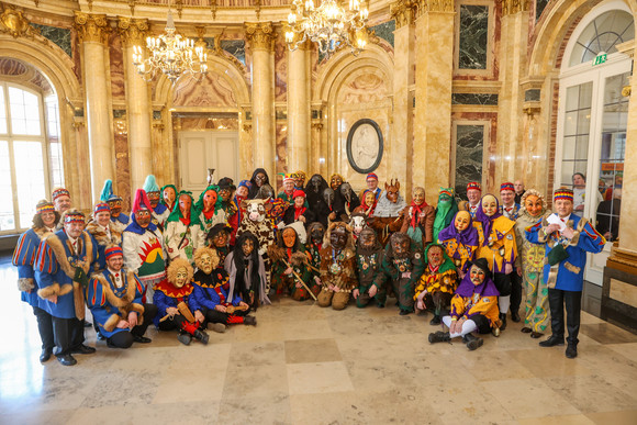 Fastnacht Närrischer Staatsempfang der Landesregierung Gruppenbild mit der Narrenvereinigung Hegau-Bodensee
