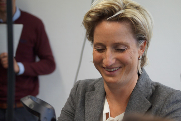 Kreisbereisung Ministerin besucht Landkreis Böblingen Besuch des Unternehmens IPO.Plan GmbH in Leonberg im Rahmen der Kreisbereisung Böblingen am 5. Oktober 2017