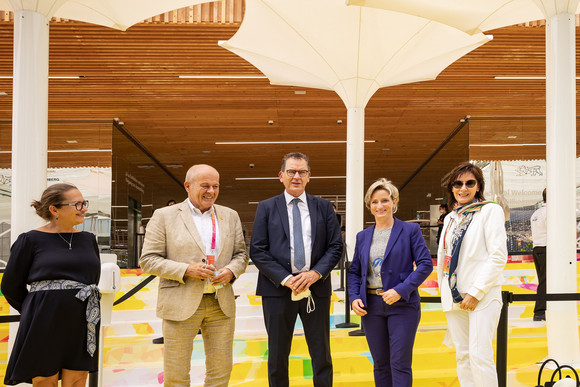 Besuch von Dr. Gerd Müller, Bundesminister für wirtschaftliche Zusammenarbeit und Entwicklung, im BW-Haus