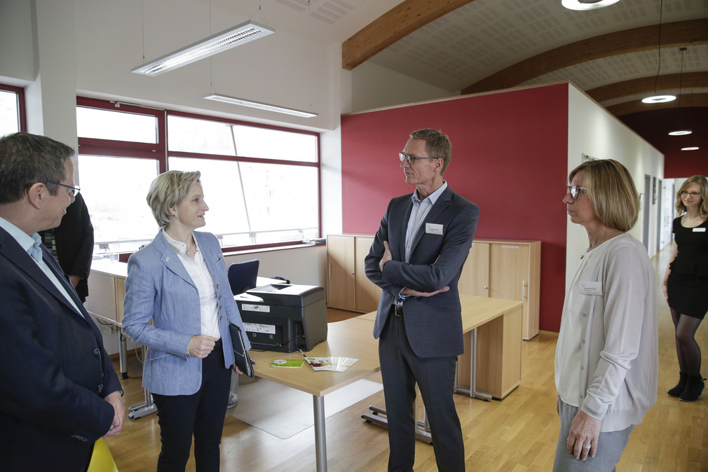 Wirtschaftsministerin Dr. Nicole Hoffmeister-Kraut besucht im Rahmen ihrer Arbeitsmarktpolitischen Reise die MHP Mobile Hauskrankenpflege GmbH in Tübingen.