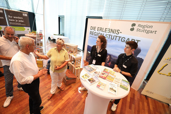 Staatssekretär Rapp auf der Tourismusmesse in Fellbach