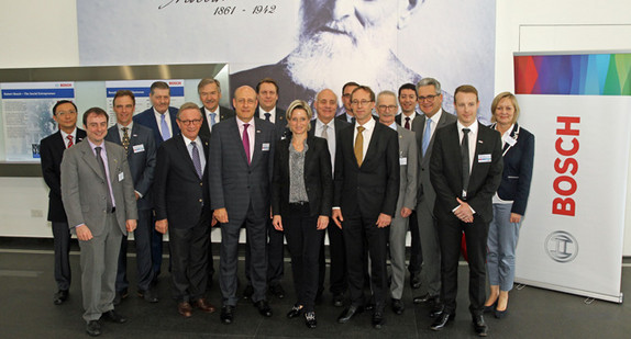 Wirtschaftsministerin Dr. Nicole Hoffmeister-Kraut reiste vom 20. bis 25. November 2016 nach Singapur und Vietnam. Begleitet wurde sie von einer 47-köpfigen Delegation aus Wirtschaft, Politik und Medien.