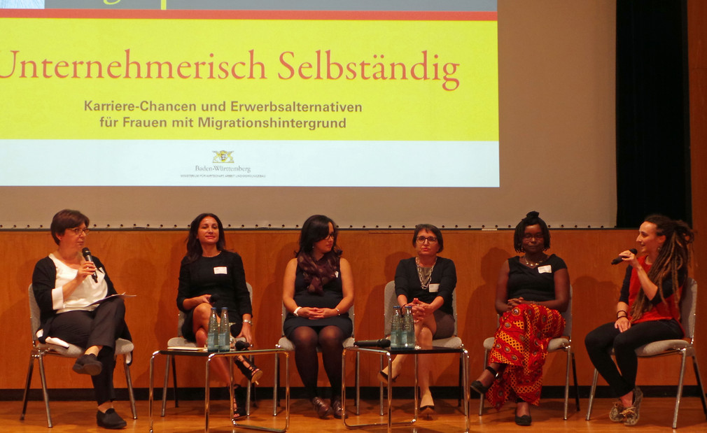 Die landesweiten 12. Frauenwirtschaftstage finden vom 13. bis 15. Oktober 2016 unter dem Schwerpunktthema „Unternehmerisch Selbständig - Karrierechancen und Erwerbsalternativen für Frauen mit Migrationshintergrund“ statt.