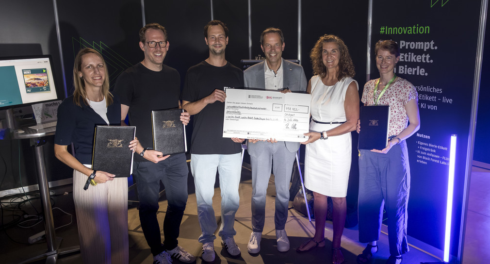 Elevator Pitch Landesfinale - Scheckübergabe