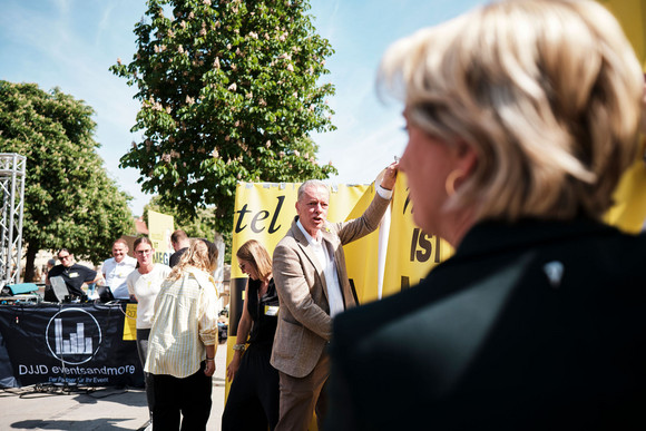 Mittelstand Image-Kampagne Mittelstand wird Megastand Mittel ist Mega