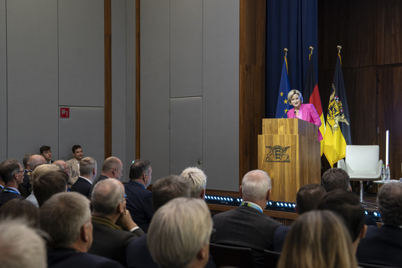 Wirtschaftsgipfel Wirtschaftsgipfel 2025 Wirtschaftsgipfel 2025