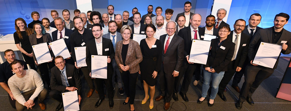 Landes-Innovationspreis 2022: Gruppenbild mit den ausgezeichneten Unternehmen
