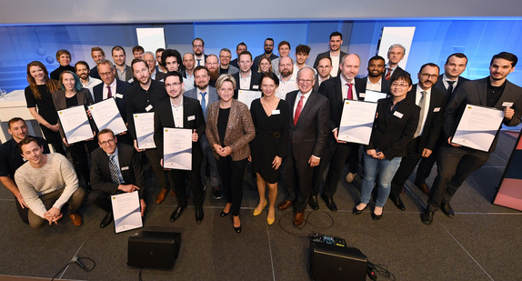 Landes-Innovationspreis 2022: Gruppenbild mit den ausgezeichneten Unternehmen