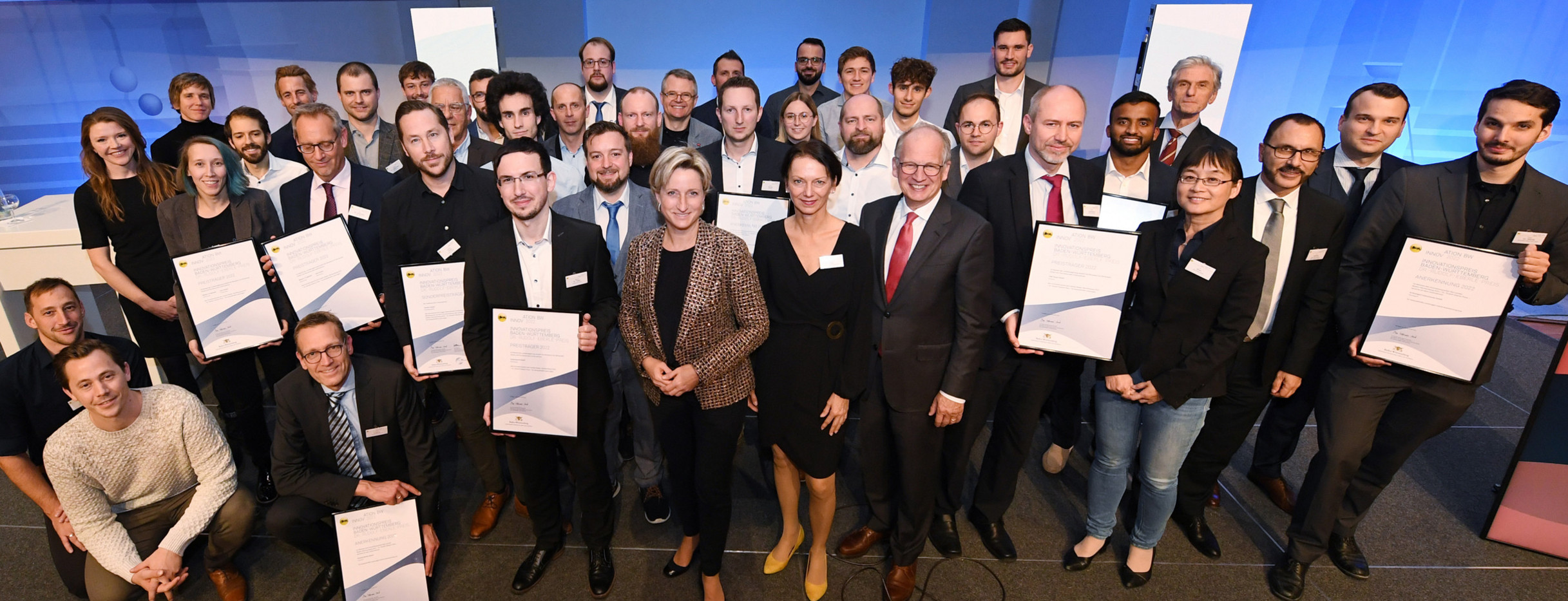 Landes-Innovationspreis 2022: Gruppenbild mit den ausgezeichneten Unternehmen