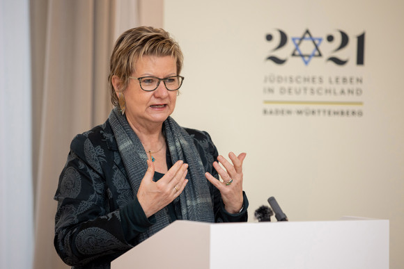 Kooperation Kooperation zu „1.700 Jahre jüdisches Leben in Deutschland“ Sylvia Löhrmann, Generalsekretärin des Vereins „321-2021: 1700 Jahre jüdisches Leben in Deutschland e. V.“