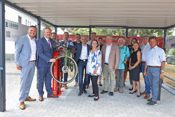 Gruppenbild am Radservicepunkt Westernhausen