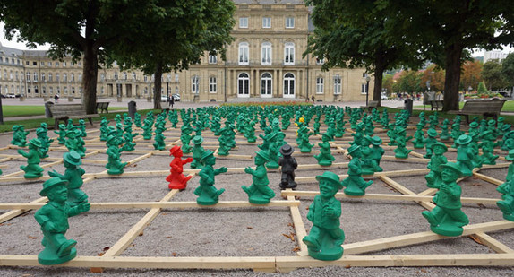 Einheitsmännchen auf dem Stuttgarter Schlossplatz