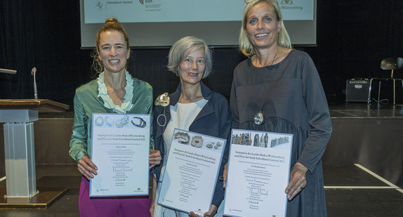 Die drei glücklichen Staatspreisträgerinnen (v.l.n.r.): Mirjam Hiller, Annette Lechler, Ute Kathrin Beck