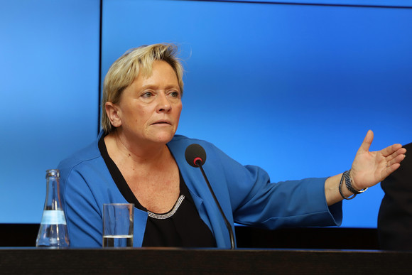 Pressekonferenz Grünes Licht für Konzept zur Steigerung schulischer Qualität Kultusministerin Susanne Eisenmann (Bild: Staatsministerium Baden-Württemberg)