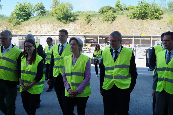 Wirtschafts- und Arbeitsministerin Dr. Nicole Hoffmeister-Kraut hat ihre regelmäßigen Kreisbereisungen im Land am 24. Mai 2017 mit einem Besuch im Alb-Donau-Kreis sowie im Stadtkreis Ulm fortgesetzt.