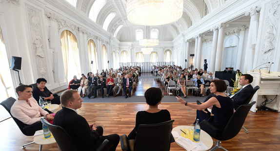 Familienkongress mit Wirtschaftsminister Nils Schmid und Familienministerin Katrin Altpeter zur Vereinbarkeit von Familie und Beruf