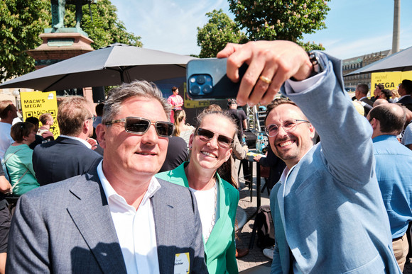 Mittelstand Image-Kampagne Mittelstand wird Megastand Mittel ist Mega