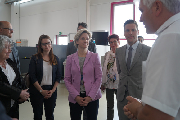 Wirtschafts- und Arbeitsministerin Dr. Nicole Hoffmeister-Kraut hat ihre regelmäßigen Kreisbereisungen im Land am 24. Mai 2017 mit einem Besuch im Alb-Donau-Kreis sowie im Stadtkreis Ulm fortgesetzt.