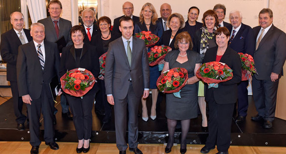 Gruppenfoto der Verleihung der Wirtschaftsmedaille 2014