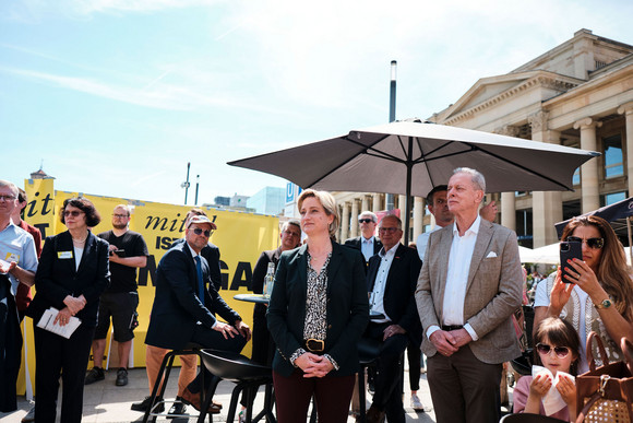 Mittelstand Image-Kampagne Mittelstand wird Megastand Mittel ist Mega
