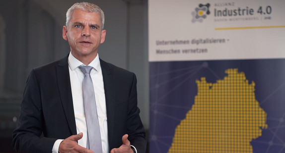 Wirtschaftsstaatssekretär bei der Preisverleihung der Leuchtturmprojekte Industrie 4.0 in Baden-Württemberg