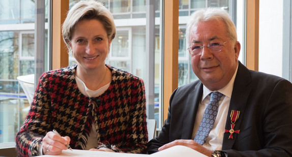 Bundesverdienstkreuz für Unternehmer Adolf Scheck am 29. November 2017