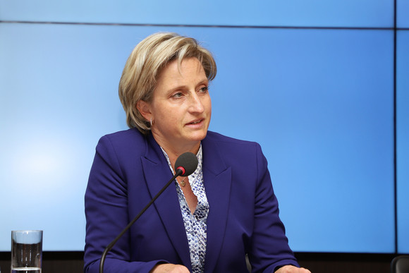 Pressekonferenz Ein Jahr Forum Gesundheitsstandort Baden-Württemberg Wirtschaftsministerin Dr. Nicole Hoffmeister-Kraut bei der Regierungspressekonferenz (Bild: Staatsministerium Baden-Württemberg)