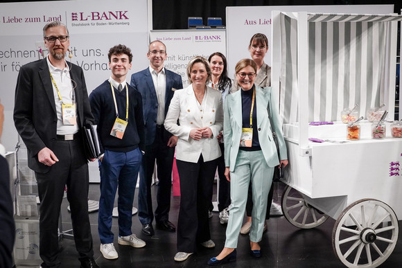 Metaverse Kongress und Messe „Virtuelle Welten – Chancen im Metaverse erleben“ Kongress und Messe „Virtuelle Welten – Chancen im Metaverse erleben“