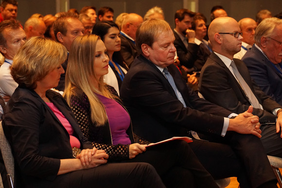 Landesveranstaltung Landesveranstaltung Einpersonen- und Kleinunternehmen Kongress für Einpersonen- und Kleinunternehmen am 19. Oktober 2017 im Haus der Wirtschaft