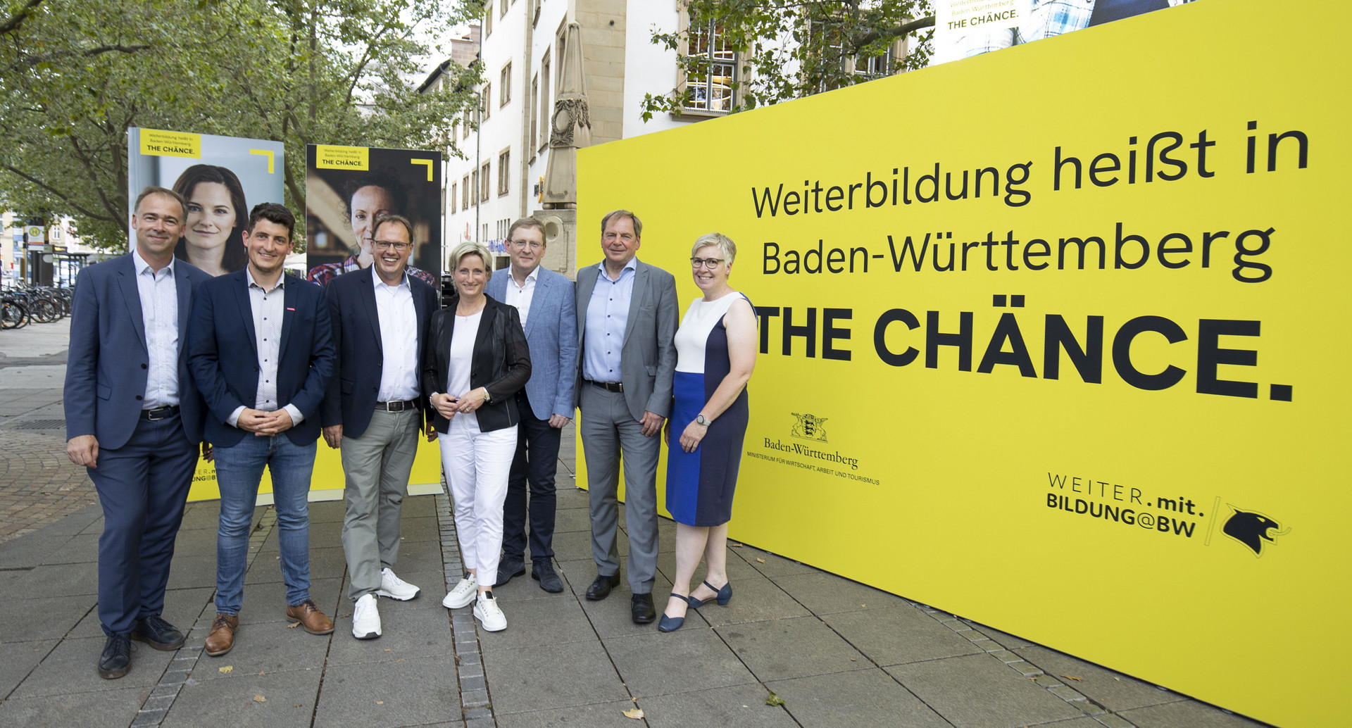 Die Campagne "The Chänce" wird von Wirtschaftsministerin Dr. Nicole Hoffmeister-Kraut auf dem Schlossplatz vorgestellt.