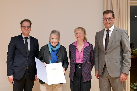 Michael Kleiner (Wirtschaftsministerium), Staatspreisnominierte Ulrike Scriba, Grit Weber (Juryvorsitzende), Daniel Güthler (EBM Kornwestheim)