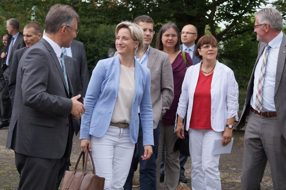 Wirtschafts- und Arbeitsministerin Dr. Nicole Hoffmeister-Kraut hat ihre regelmäßigen Kreisbereisungen im Land am 17. Juli 2017 mit einem Besuch im Neckar-Odenwald-Kreis fortgesetzt.