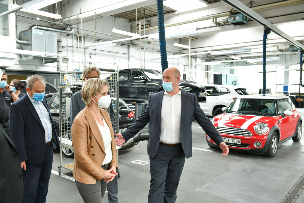 Besuch Hermann Menton GmbH & Co KG in Reutlingen im Rahmen der Ausbildungsreise am 5. August 2021