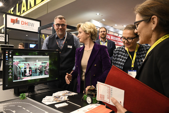 Ministerin besucht Hannover Messe 2024