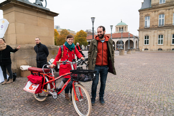 Elektromobilität Größte E-Lastenrad-Flotte 2018 in Stuttgart versammelt Größte E-Lastenrad-Flotte 2018 in Stuttgart versammelt. Bilderquelle: Ministerium für Verkehr BW, Daniel Mühlebach