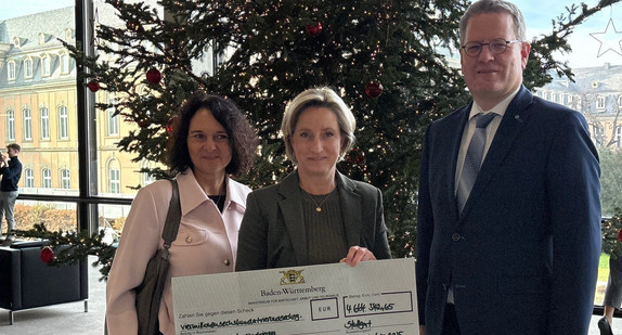 Bescheidübergabe an die IHK Ulm 