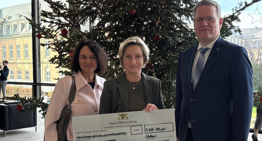 Bescheidübergabe an die IHK Ulm 