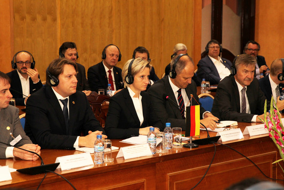 Round Table-Gespräch mit Vietnams Vizeminister für Planung und Investition, Dr. Nguyen Van Trung, bei dem baden-württembergische Unternehmen ihre Anliegen besprechen konnten.