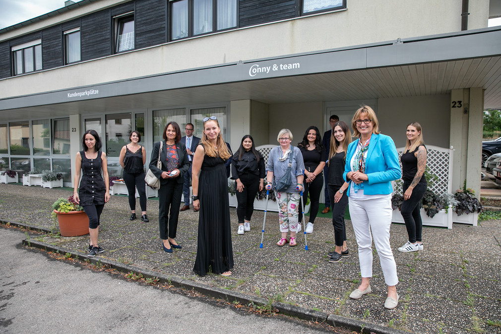 Besuch des Cornelia Kegreiß Friseurgeschäfts "Conny & Team" im Landkreis Böblingen im Rahmen der Ausbildungsreise